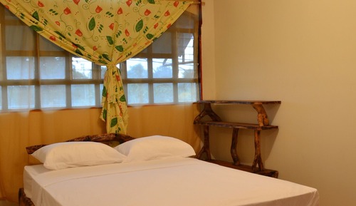 Apartamento, 2 habitaciones, cocina, vistas al jardín