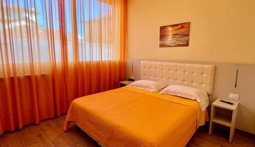 Habitación básica con 1 cama doble o 2 individuales