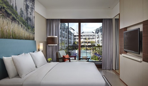 Habitación, 1 cama de matrimonio grande, no fumadores, vistas a la piscina (Balcony)