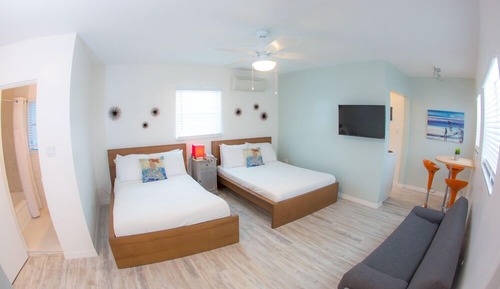 Studio Pool Side Suite 2 Doubles 