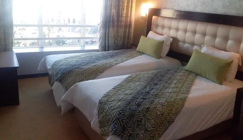 Habitación con 2 camas individuales