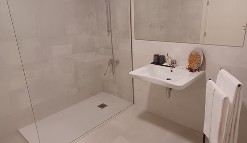Habitación exclusiva con 2 camas individuales