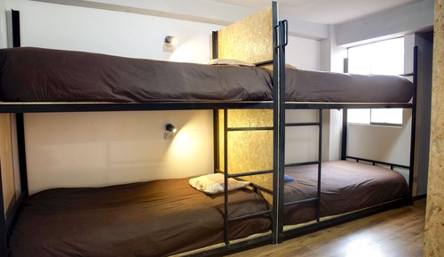 Dormitorio compartido clásico, dormitorio mixto