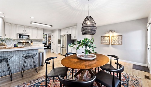 Casa, varias camas, bañera de hidromasaje, vistas al jardín (1500 Park Drive)