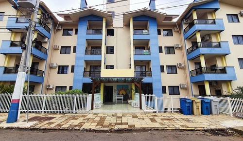 Apartamento familiar, 2 habitaciones, balcón, vistas a la montaña