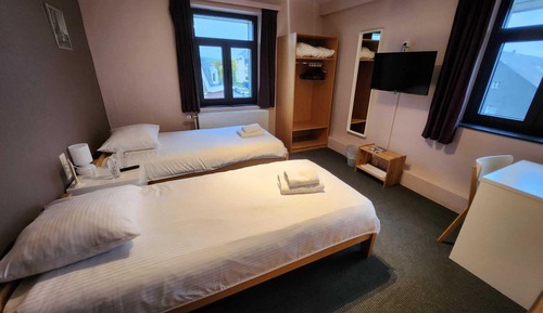 Habitación con 1 cama doble o 2 individuales