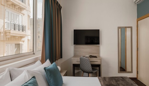 Habitación superior con 1 cama doble o 2 individuales