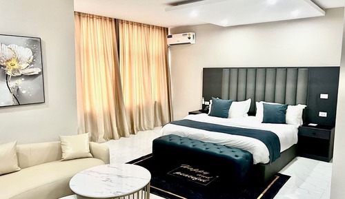 Premium Club Room