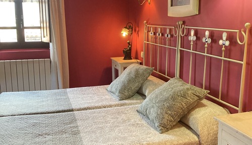 Habitación estándar con 1 cama doble o 2 individuales