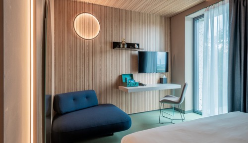 Wizard - King Size Bed - FREE MINIBAR