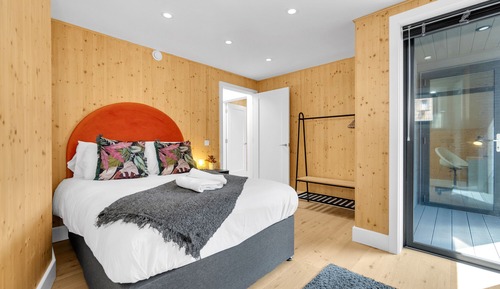 ECO Friendly House, 2 bedrooms, 1 living room (Green Mews 1) by My Getaways