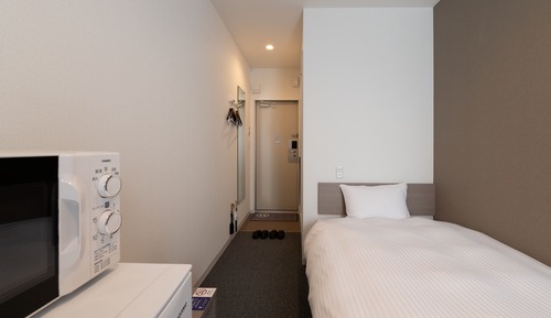 Habitación estándar con 2 camas individuales, no fumadores (check-in is not available after 11PM)