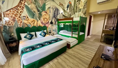 Family Safari Room