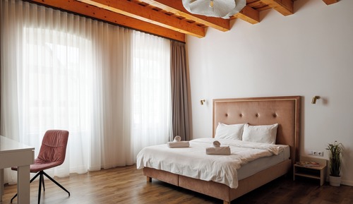 Habitación superior, 1 cama de matrimonio, no fumadores, baño privado