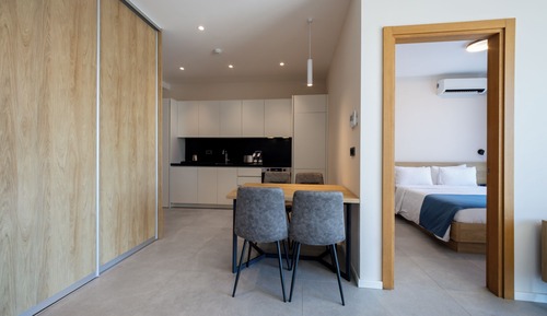 Apartamento superior, 1 habitación, balcón, vistas al jardín