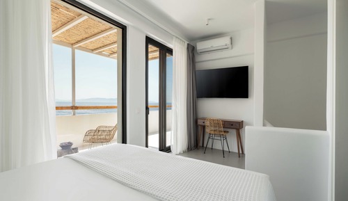 Deluxe Villa with Private Outdoor Pool & Sea View