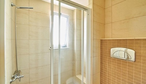 Habitación Confort con 1 cama doble o 2 individuales