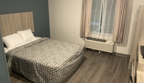 Suite, 1 cama de matrimonio, no fumadores (Accessible Tub)