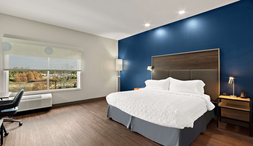 Habitación, 1 cama de matrimonio grande, bañera (Mobility & Hearing)