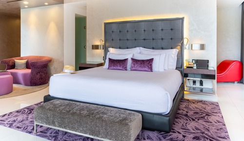 Ultra Corner Suite South