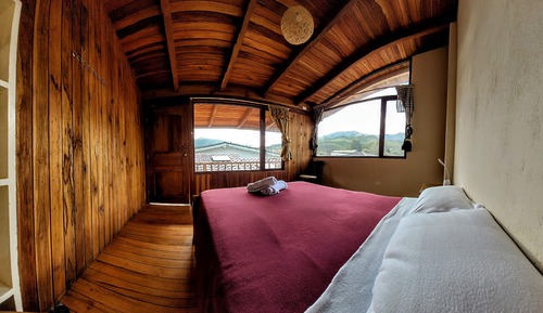 Casa de campo panorámica, varias camas, bañera de hidromasaje, vistas a la montaña