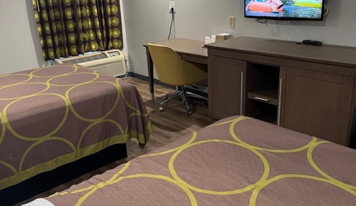 Habitación básica con 1 cama doble o 2 individuales