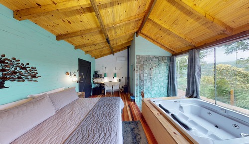 Superior Cabin, Jetted Tub