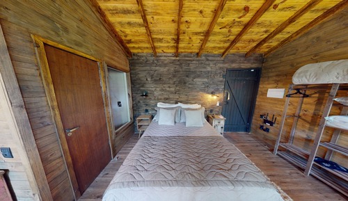 Traditional Cabin, Jetted Tub