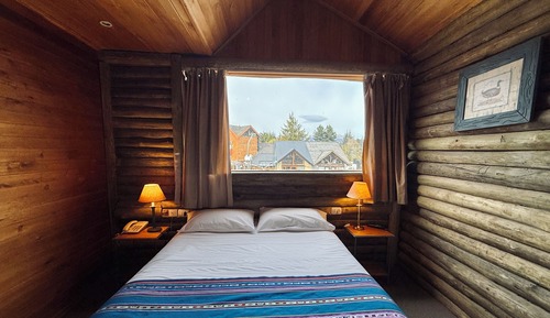 Habitación básica con 1 cama doble o 2 individuales