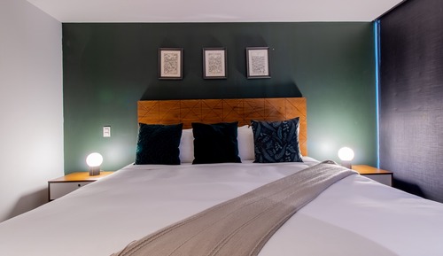 Apartamento de lujo, balcón, vistas a la ciudad