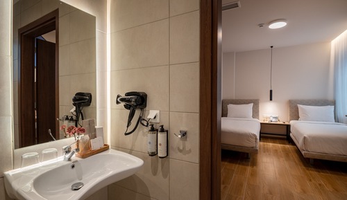 Standard Twin Room, AMEA-Disabled Room