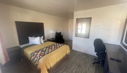 Basic Single Room, 1 Queen Bed