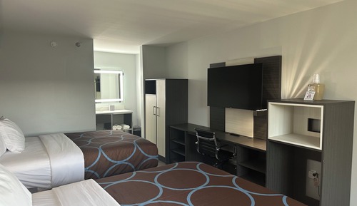 Habitación, 2 camas dobles (Mobility/Hearing, Tub w/Grab bars)