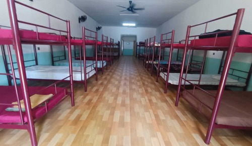 Dormitorio compartido, solo para hombres