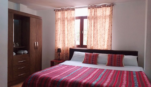 Habitación básica con 1 cama doble o 2 individuales, 1 cama de matrimonio grande