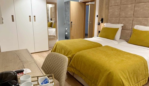 Habitación clásica con 2 camas individuales