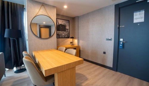 Suite, no fumadores, en esquina