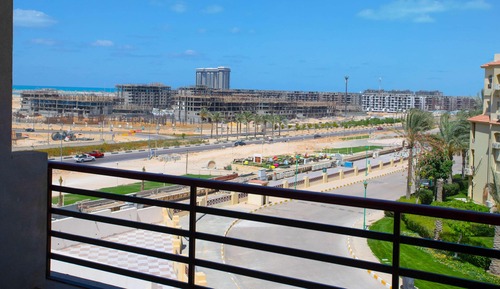 Estudio, vistas al jardín