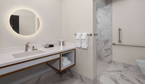 Suite estudio, 1 cama de matrimonio grande (Roll-In Shower)