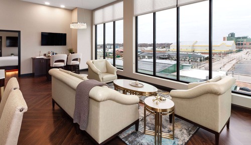 Suite Signature, 1 cama de matrimonio (Mobility, Roll-In Shower, NSMK)