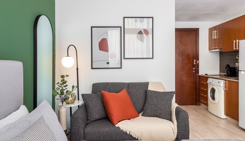 Business Studio Burj Daman 302