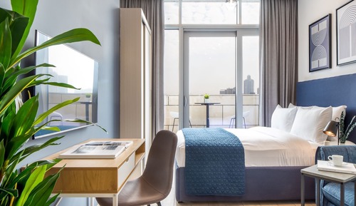 Business Studio Burj Daman 310