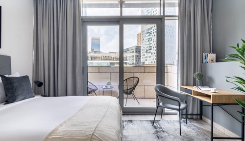 Business Studio Burj Daman 319