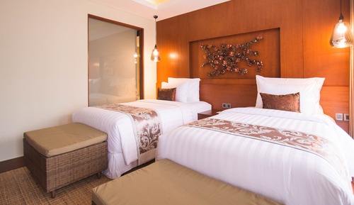 Grand 2 Bedroom Residence with Ocean View