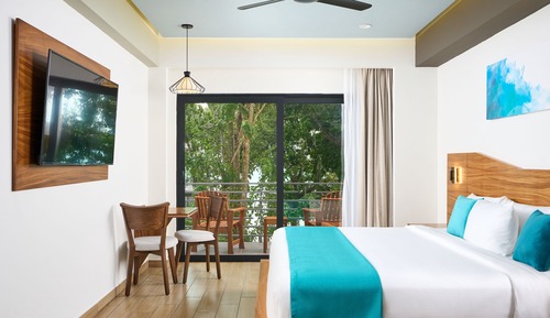 Deluxe King Size Partial Lagoon View