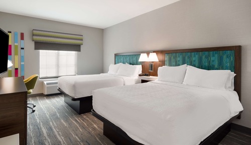 Habitación, 2 camas de matrimonio, frigorífico y microondas