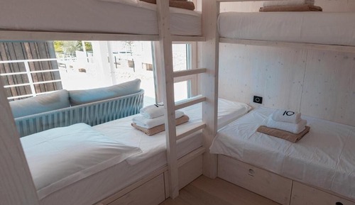 Superior Family Holiday Home with Pool,  Seaside 8