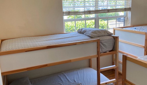 Dormitorio compartido Gallery