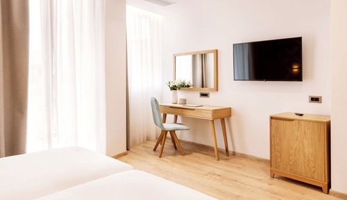 Habitación básica con 1 cama doble o 2 individuales