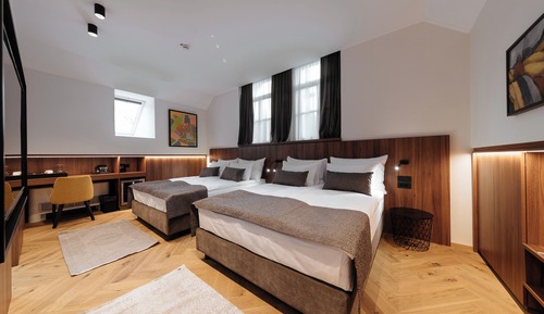 Habitación superior con 1 cama doble o 2 individuales